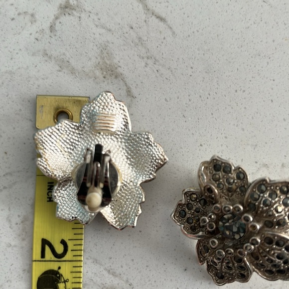 Gorgeous Silver Marcasite Floral Clip Earrings - Picture 8 of 16